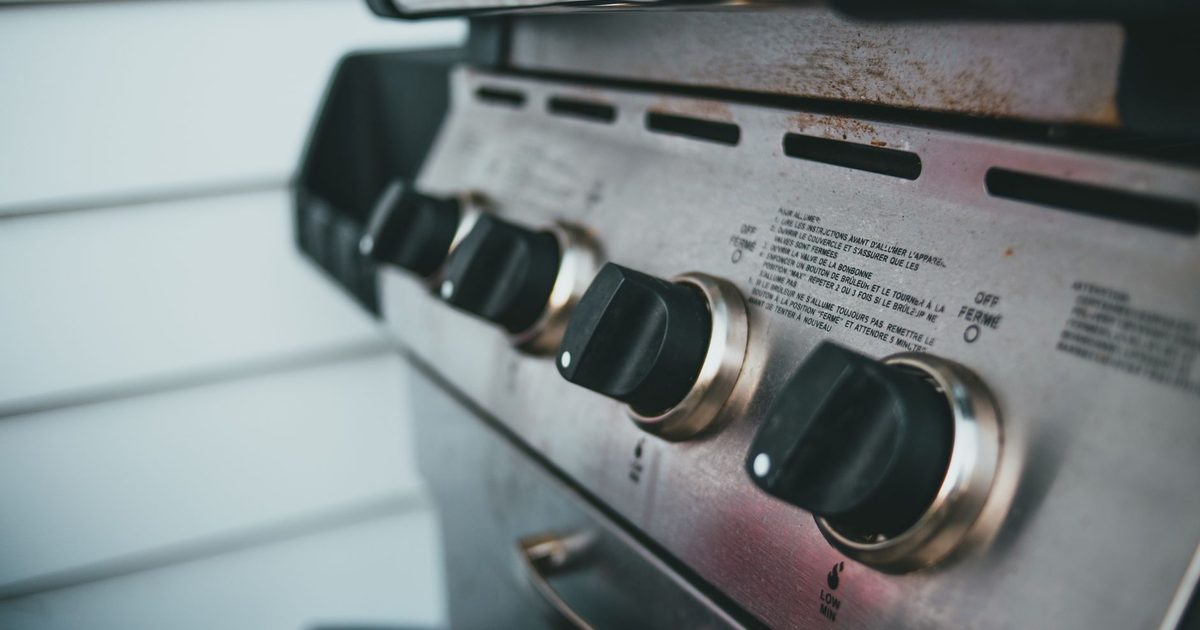 Gasolgrill: vad du faktiskt ska titta på (inte antal brännare)